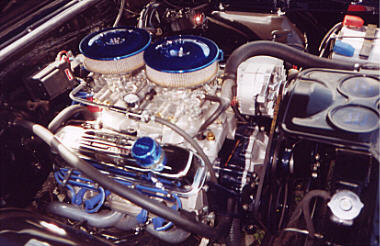 Le moteur d'une des GTO présente.